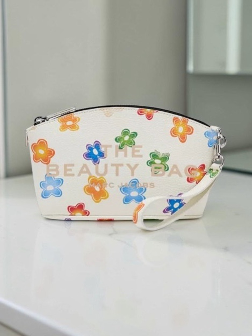 NWT Marc Jacobs The Wild Daisy Leather Beauty Bag White Pouch w/ Dust Bag
